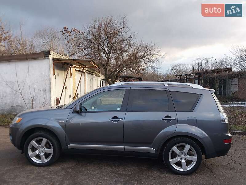 Внедорожник / Кроссовер Mitsubishi Outlander 2008 в Николаеве