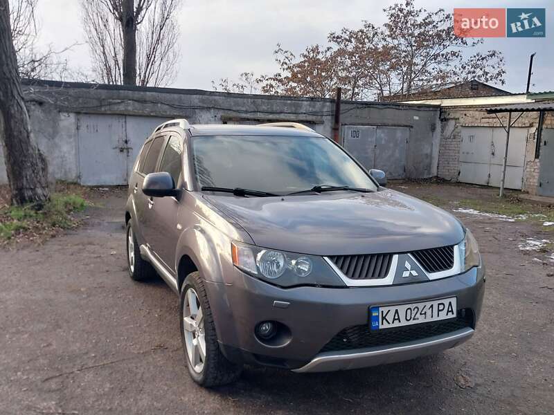 Внедорожник / Кроссовер Mitsubishi Outlander 2008 в Николаеве