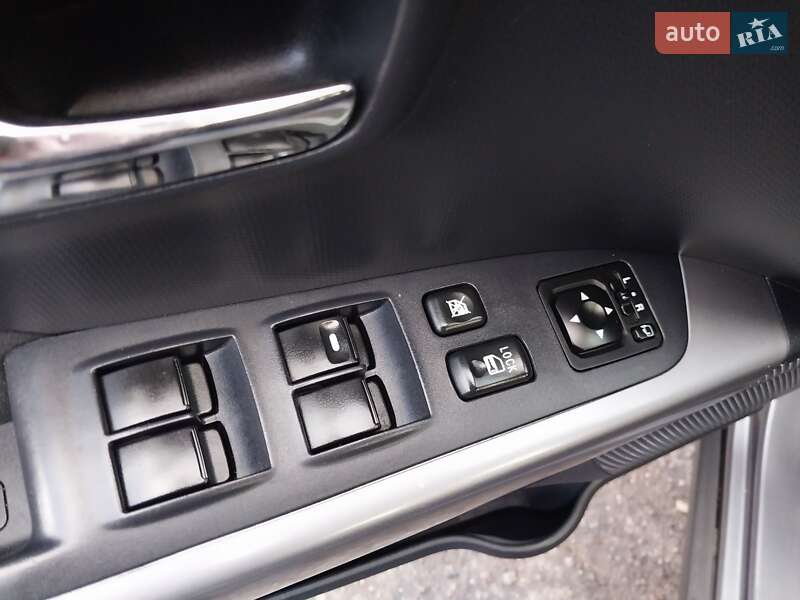 Внедорожник / Кроссовер Mitsubishi Outlander 2008 в Николаеве