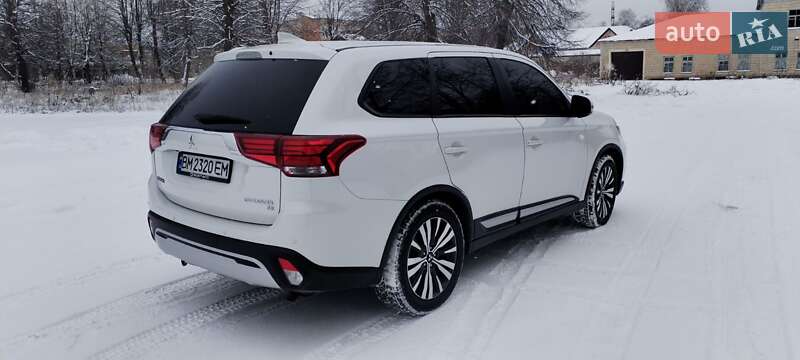 Позашляховик / Кросовер Mitsubishi Outlander 2018 в Шостці