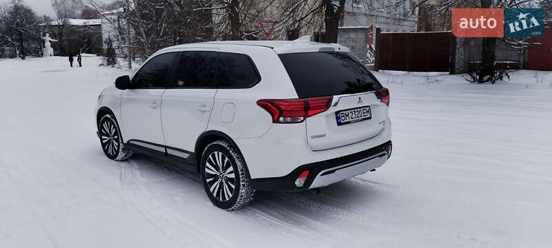Позашляховик / Кросовер Mitsubishi Outlander 2018 в Шостці