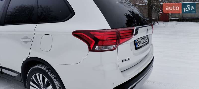 Позашляховик / Кросовер Mitsubishi Outlander 2018 в Шостці