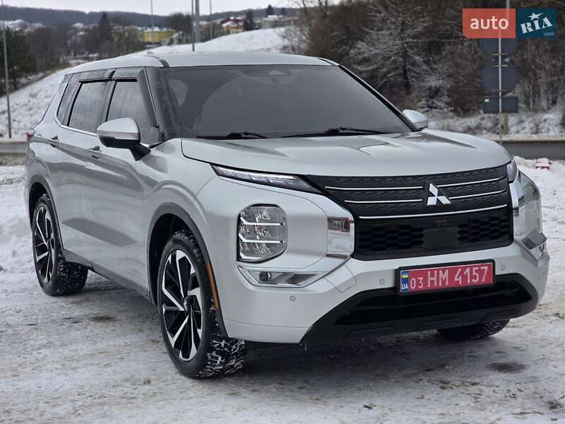 Позашляховик / Кросовер Mitsubishi Outlander 2021 в Тернополі