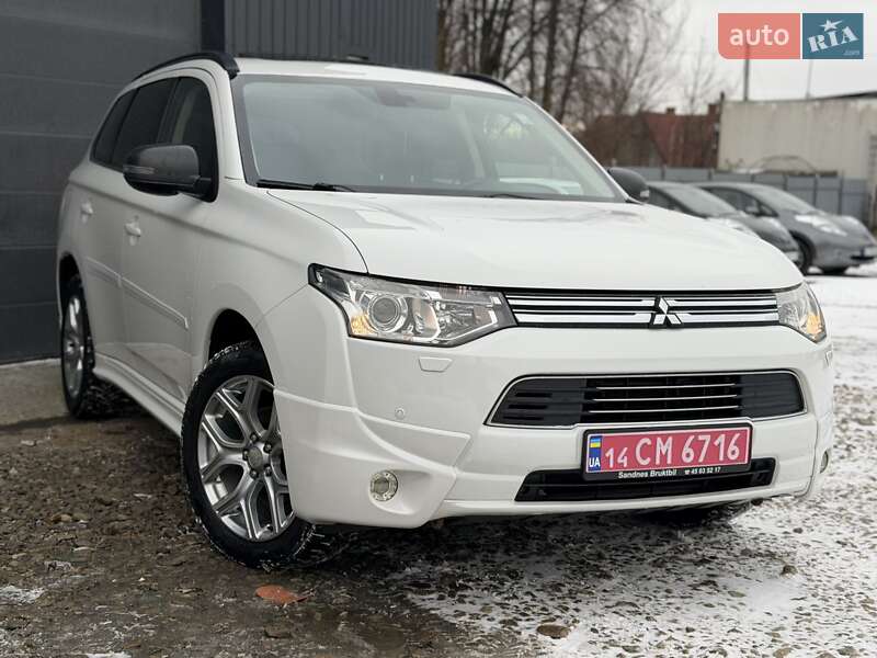 Позашляховик / Кросовер Mitsubishi Outlander 2013 в Трускавці