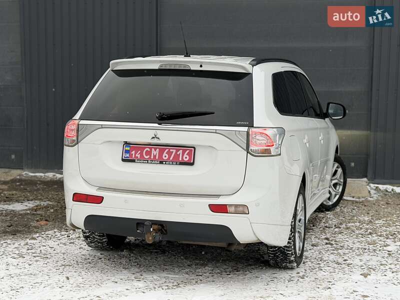 Позашляховик / Кросовер Mitsubishi Outlander 2013 в Трускавці