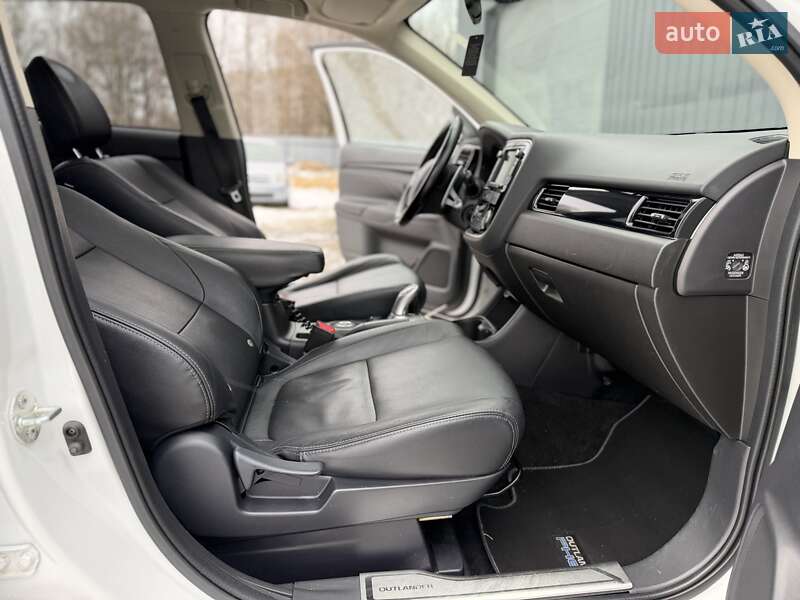 Позашляховик / Кросовер Mitsubishi Outlander 2013 в Трускавці