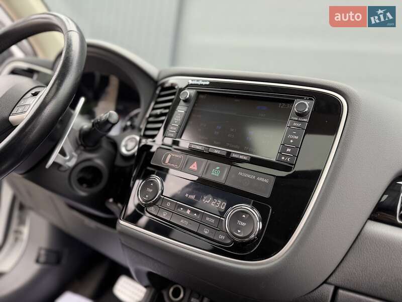 Позашляховик / Кросовер Mitsubishi Outlander 2013 в Трускавці