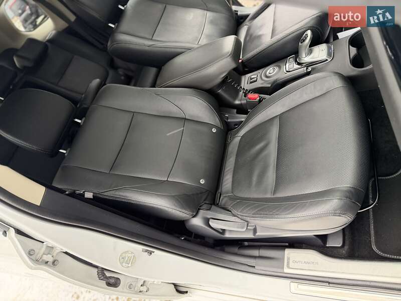 Позашляховик / Кросовер Mitsubishi Outlander 2013 в Трускавці