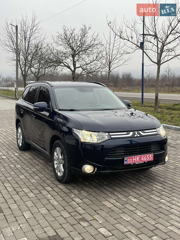 Позашляховик / Кросовер Mitsubishi Outlander 2013 в Мукачевому