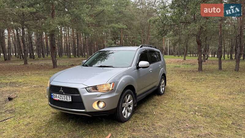 Mitsubishi Outlander 2012