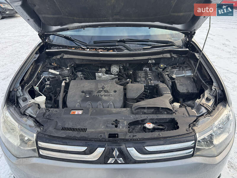 Позашляховик / Кросовер Mitsubishi Outlander 2013 в Попільні