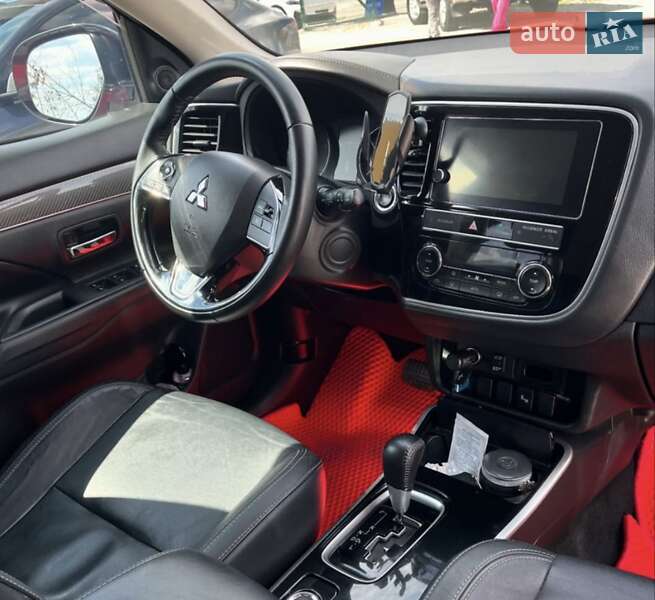 Позашляховик / Кросовер Mitsubishi Outlander 2018 в Кропивницькому