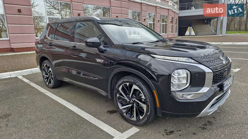 Позашляховик / Кросовер Mitsubishi Outlander 2023 в Одесі