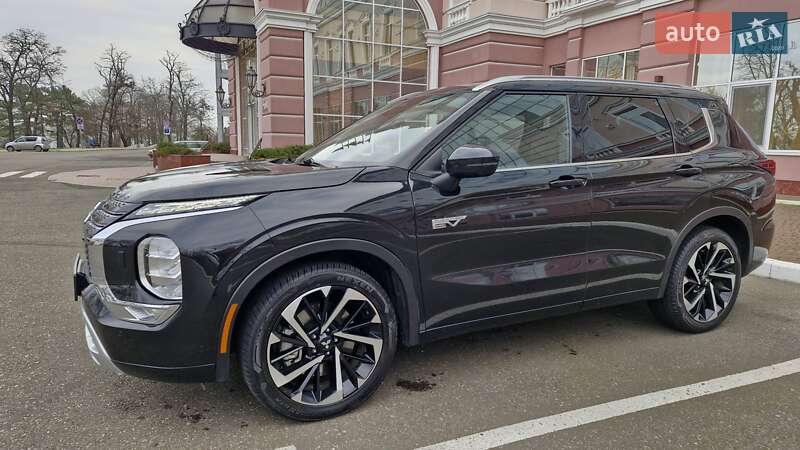 Позашляховик / Кросовер Mitsubishi Outlander 2023 в Одесі