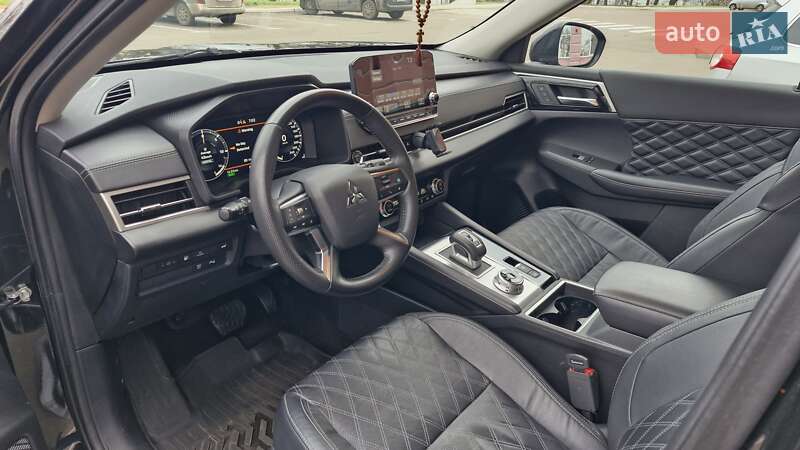 Позашляховик / Кросовер Mitsubishi Outlander 2023 в Одесі