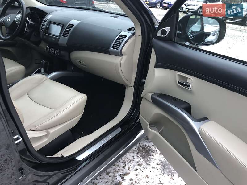 Позашляховик / Кросовер Mitsubishi Outlander 2012 в Івано-Франківську