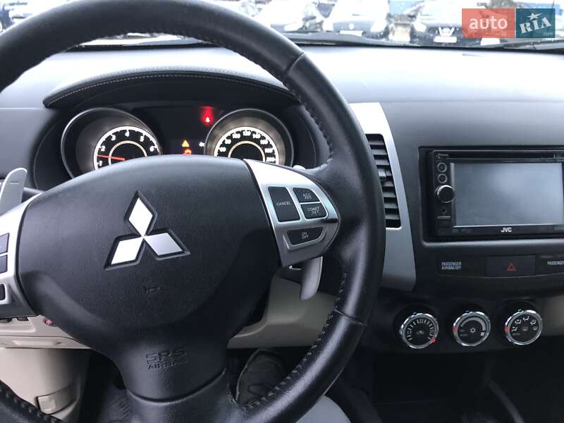 Позашляховик / Кросовер Mitsubishi Outlander 2012 в Івано-Франківську