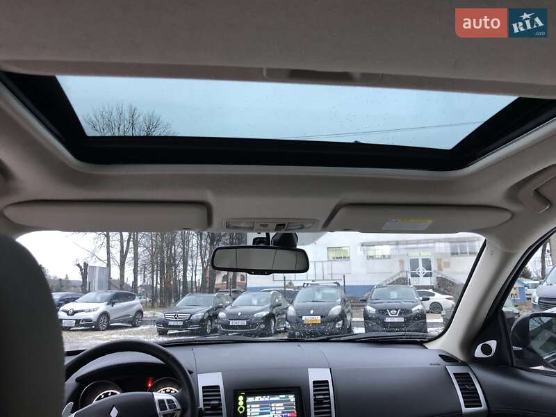 Позашляховик / Кросовер Mitsubishi Outlander 2012 в Івано-Франківську