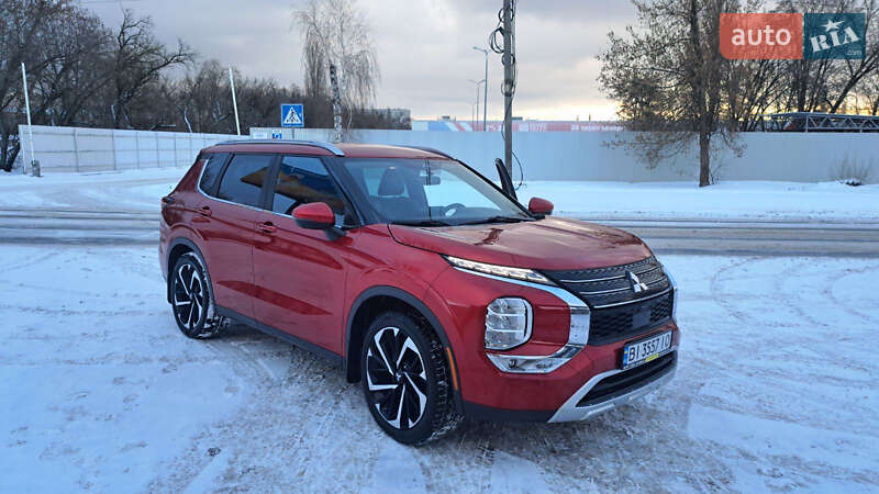 Внедорожник / Кроссовер Mitsubishi Outlander 2022 в Кременчуге