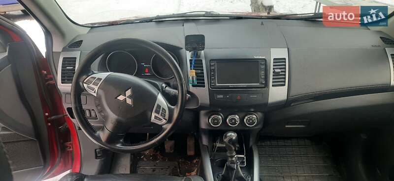 Внедорожник / Кроссовер Mitsubishi Outlander 2009 в Дубно