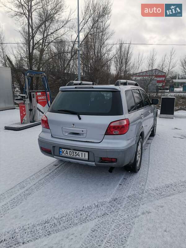 Позашляховик / Кросовер Mitsubishi Outlander 2006 в Києві
