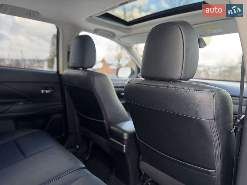 Позашляховик / Кросовер Mitsubishi Outlander 2016 в Дрогобичі фото 66 Позашляховик / Кросовер Mitsubishi Outlander 2016 в Дрогобичі