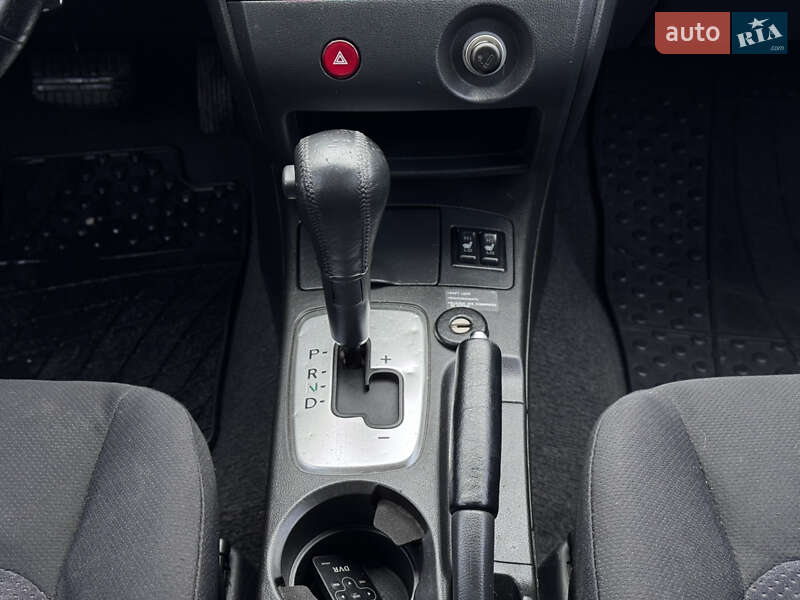 Позашляховик / Кросовер Mitsubishi Outlander 2006 в Києві