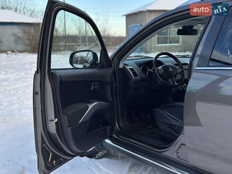 Позашляховик / Кросовер Mitsubishi Outlander 2011 в Бердичеві