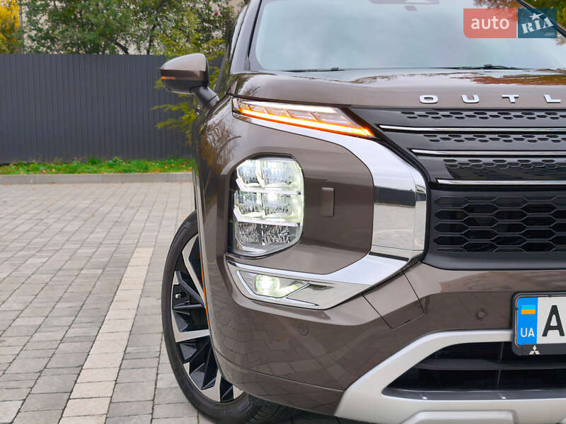 Позашляховик / Кросовер Mitsubishi Outlander 2022 в Івано-Франківську