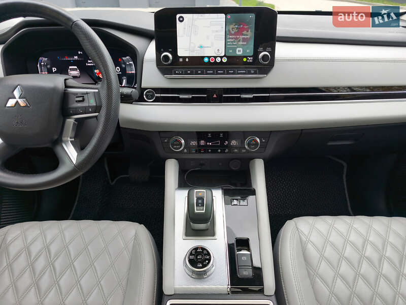 Позашляховик / Кросовер Mitsubishi Outlander 2022 в Івано-Франківську