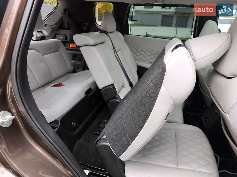 Позашляховик / Кросовер Mitsubishi Outlander 2022 в Івано-Франківську