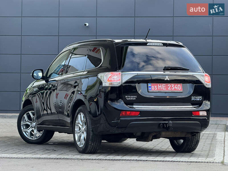 Позашляховик / Кросовер Mitsubishi Outlander 2014 в Дрогобичі
