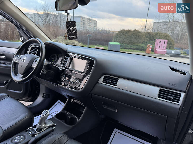 Позашляховик / Кросовер Mitsubishi Outlander 2014 в Дрогобичі