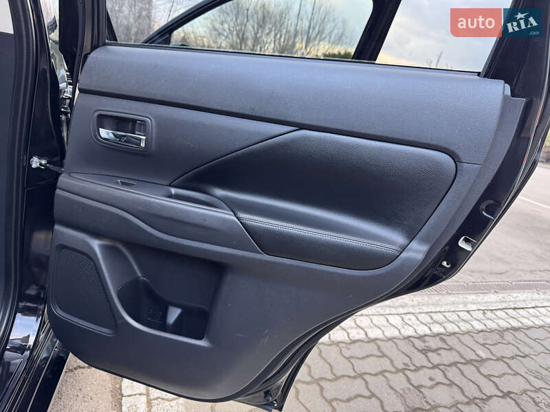 Позашляховик / Кросовер Mitsubishi Outlander 2014 в Дрогобичі