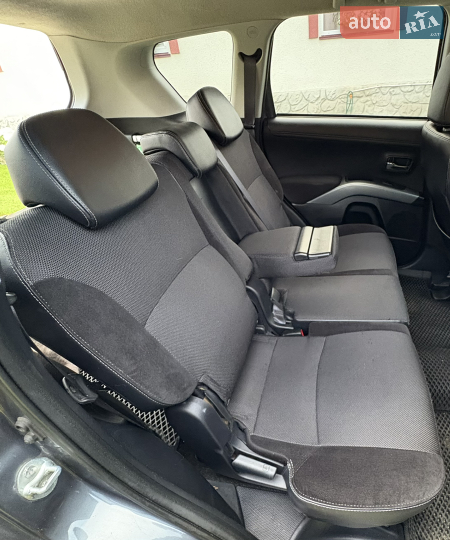 2012 Mitsubishi Outlander - мініатюра 10