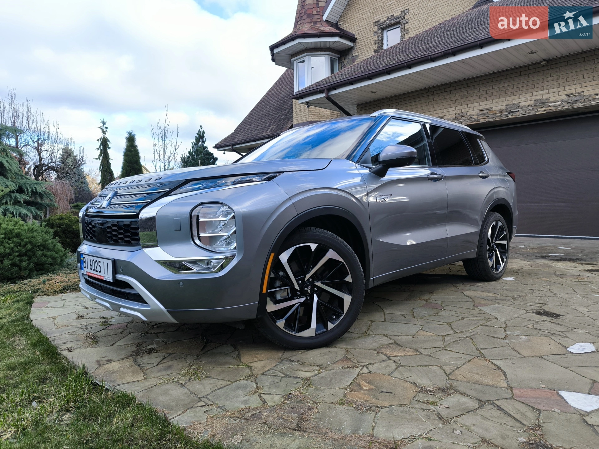 2023 Mitsubishi Outlander - мініатюра 14