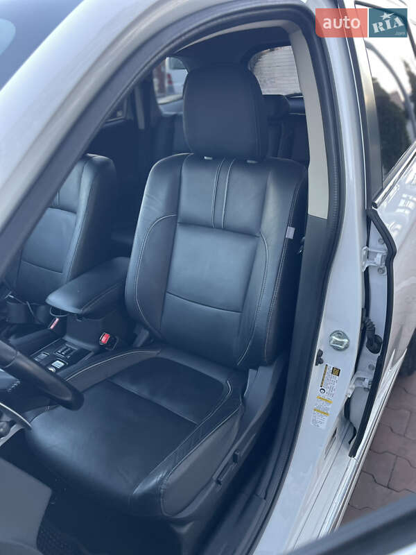 Внедорожник / Кроссовер Mitsubishi Outlander 2017 в Киеве фото 69 Внедорожник / Кроссовер Mitsubishi Outlander 2017 в Киеве