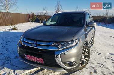 Позашляховик / Кросовер Mitsubishi Outlander 2016 в Луцьку