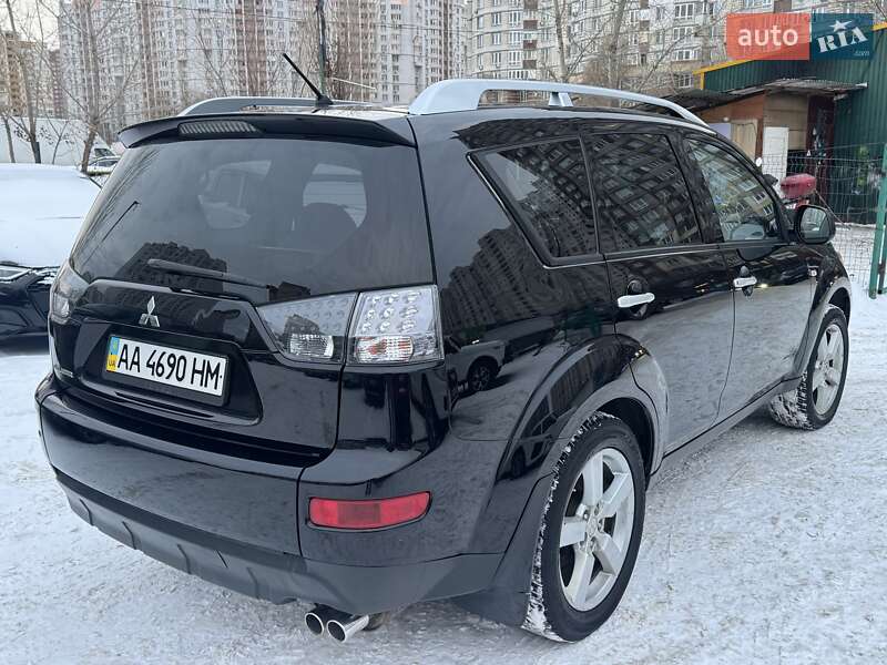 Внедорожник / Кроссовер Mitsubishi Outlander 2008 в Киеве