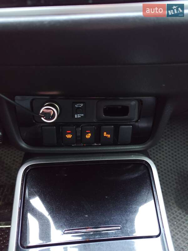 Позашляховик / Кросовер Mitsubishi Outlander 2017 в Харкові