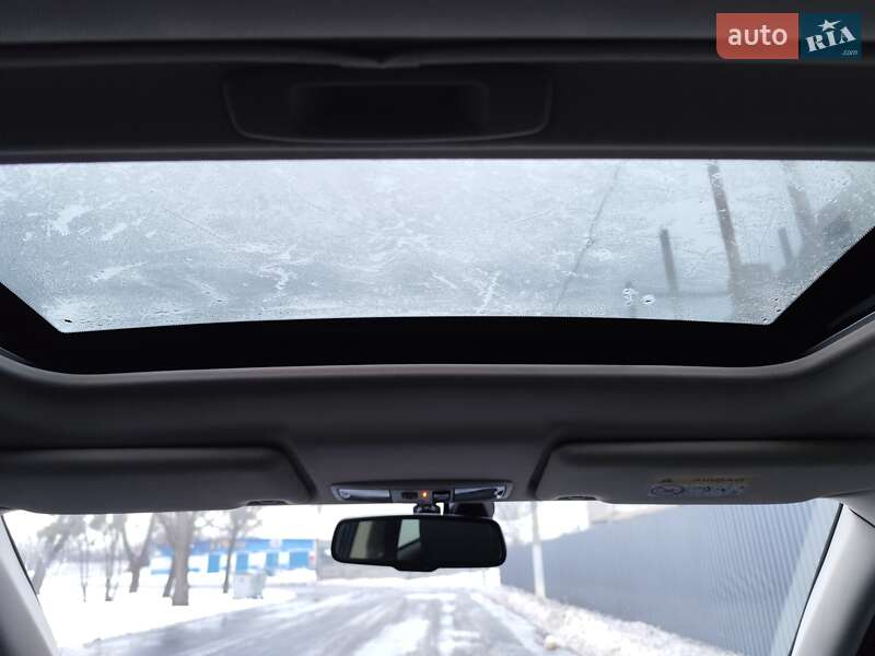 Позашляховик / Кросовер Mitsubishi Outlander 2017 в Харкові