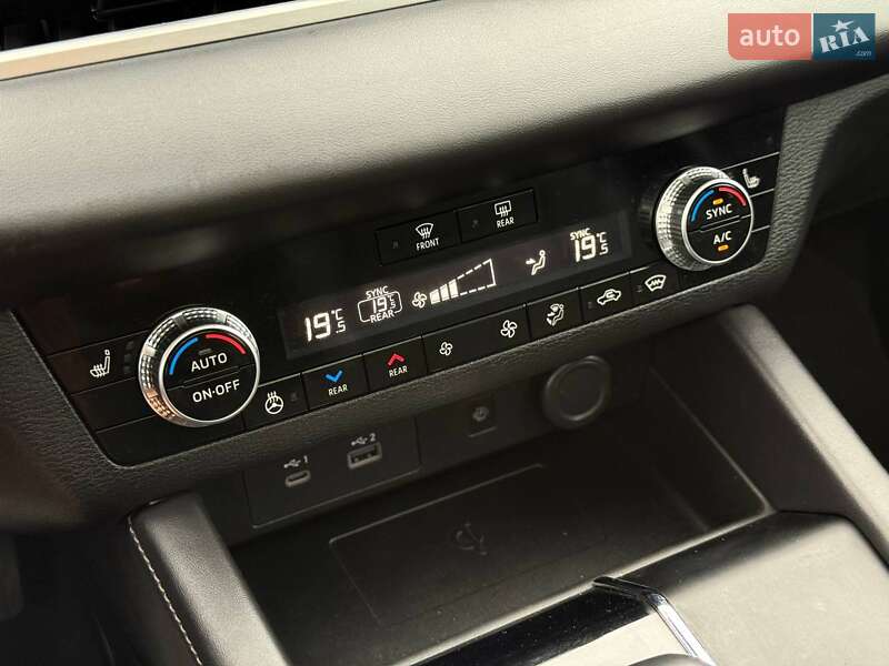 Внедорожник / Кроссовер Mitsubishi Outlander 2022 в Кривом Роге