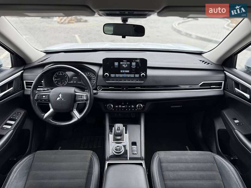 Внедорожник / Кроссовер Mitsubishi Outlander 2022 в Кривом Роге