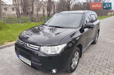Позашляховик / Кросовер Mitsubishi Outlander 2013 в Одесі