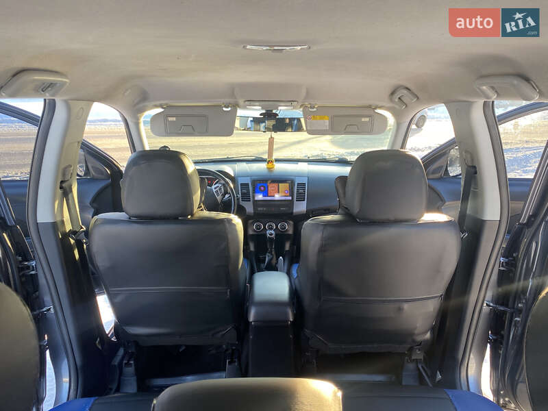 Внедорожник / Кроссовер Mitsubishi Outlander 2011 в Харькове