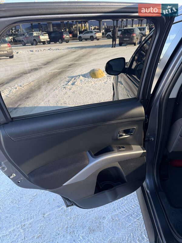 Внедорожник / Кроссовер Mitsubishi Outlander 2012 в Киеве фото 18 Внедорожник / Кроссовер Mitsubishi Outlander 2012 в Киеве