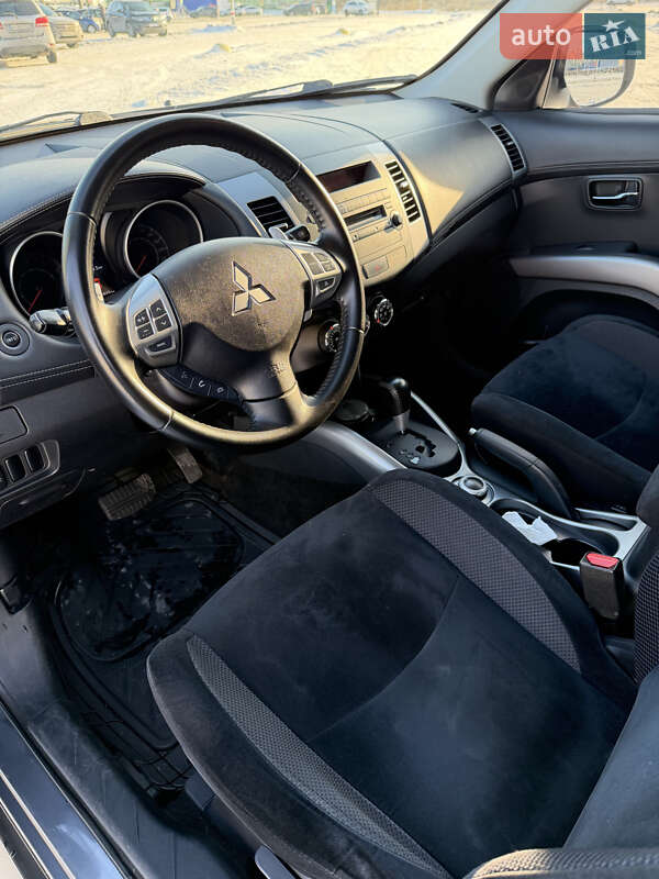 Внедорожник / Кроссовер Mitsubishi Outlander 2012 в Киеве фото 16 Внедорожник / Кроссовер Mitsubishi Outlander 2012 в Киеве
