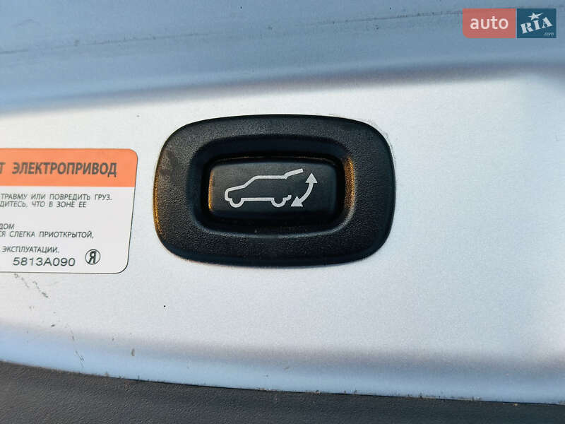 Внедорожник / Кроссовер Mitsubishi Outlander 2013 в Харькове