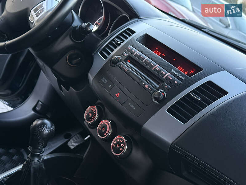 Внедорожник / Кроссовер Mitsubishi Outlander 2010 в Дрогобыче
