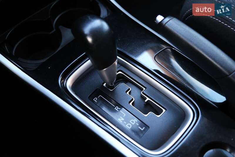 Внедорожник / Кроссовер Mitsubishi Outlander 2017 в Киеве